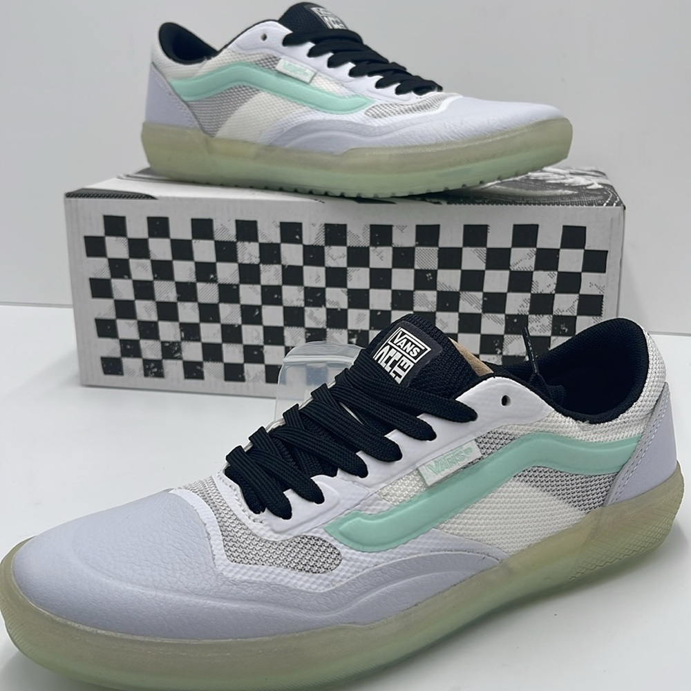 Vans WMNS Ave Mint
VN0A5JIBM2T
Sneakers - Picture 15 of 16